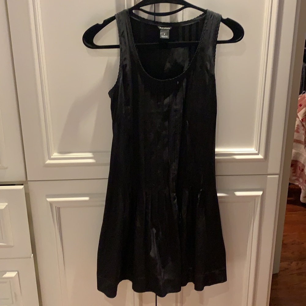 Club Monaco sleeveless round neck dress